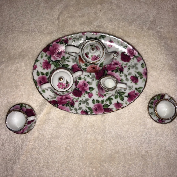 Small Tea Pot Set - Picture 2 of 2